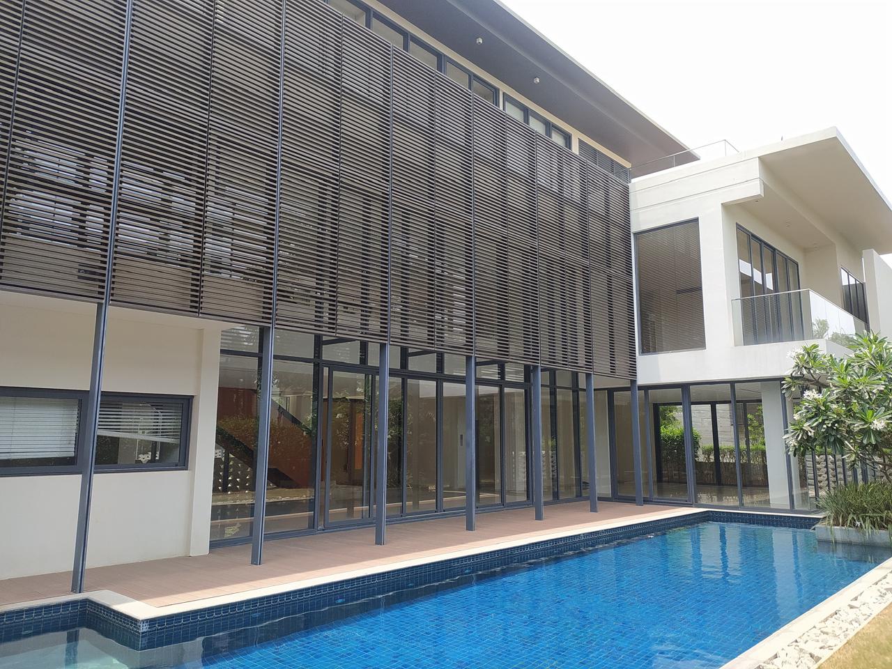 embassy boulevard1